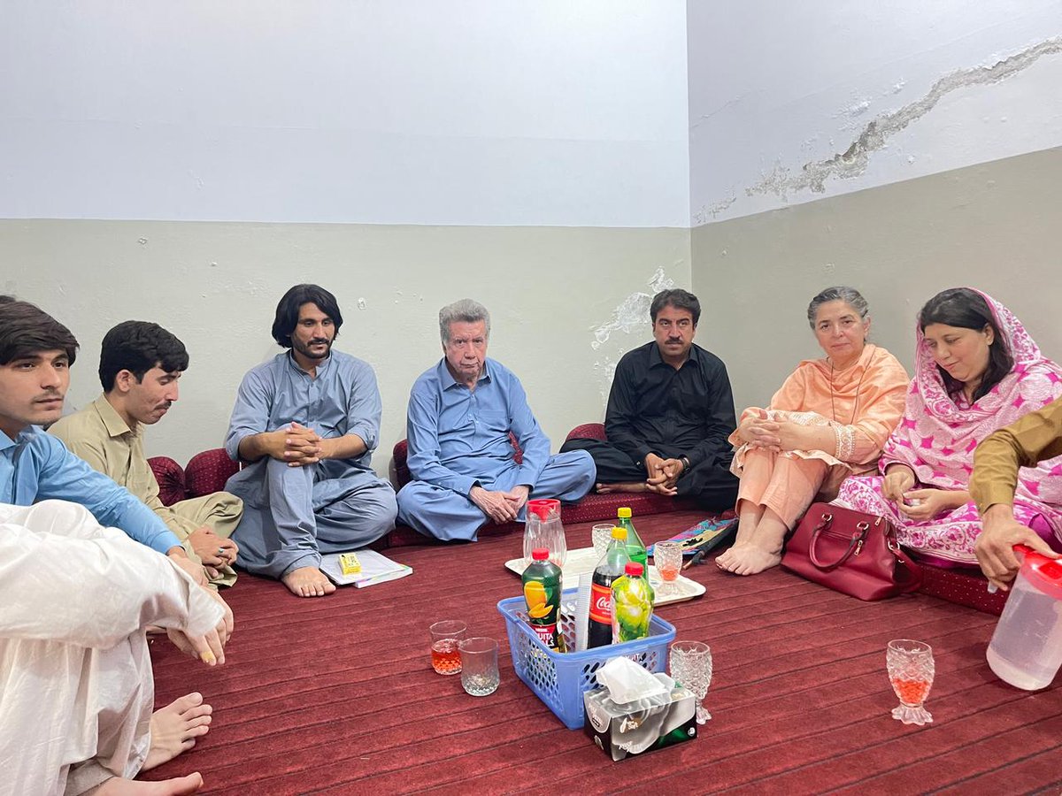 NDM_Official's tweet photo. پشاور: نیشنل ڈیموکریٹک موومنٹ کے پختونخوا کی صوبائی آرگنائزنگ کمیٹی کا اجلاس صوبائی چیئرپرسن بشریٰ گوہر کی صدارت میں پشاور میں  پارٹی دفتر میں ہوا۔

اجلاس میں تنظیمی امور اور ملک کی موجودہ سیاسی صورتحال اور موجودہ حالات میں این ڈی ایم کے لائحہ عمل پر تفصیلی گفتگو ہوئی۔

تفصیل:

https://t.co/mlY7mpi3tm