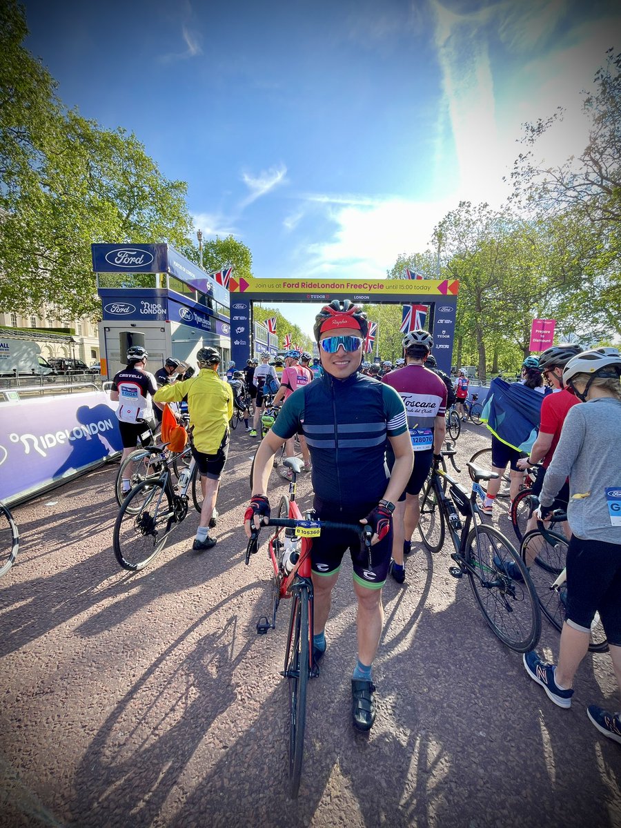 SKZhi's tweet photo. Completed @RideLondon! What a great cycling experience https://t.co/j7MzF9VGPe