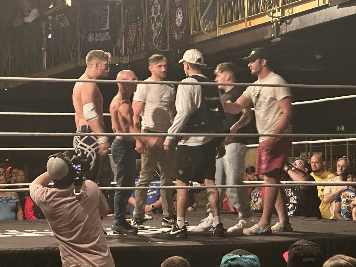 I would like it on record that I hope CPF destroy the Swords tomorrow.

I will be in the minority. Billy and his posse have clearly got the crowd.

But there will be at least one here cheering on @JustJoeLando, @Maverick_Mayhew and @DannyBlack_99.

Send them packing. 

#SSS16