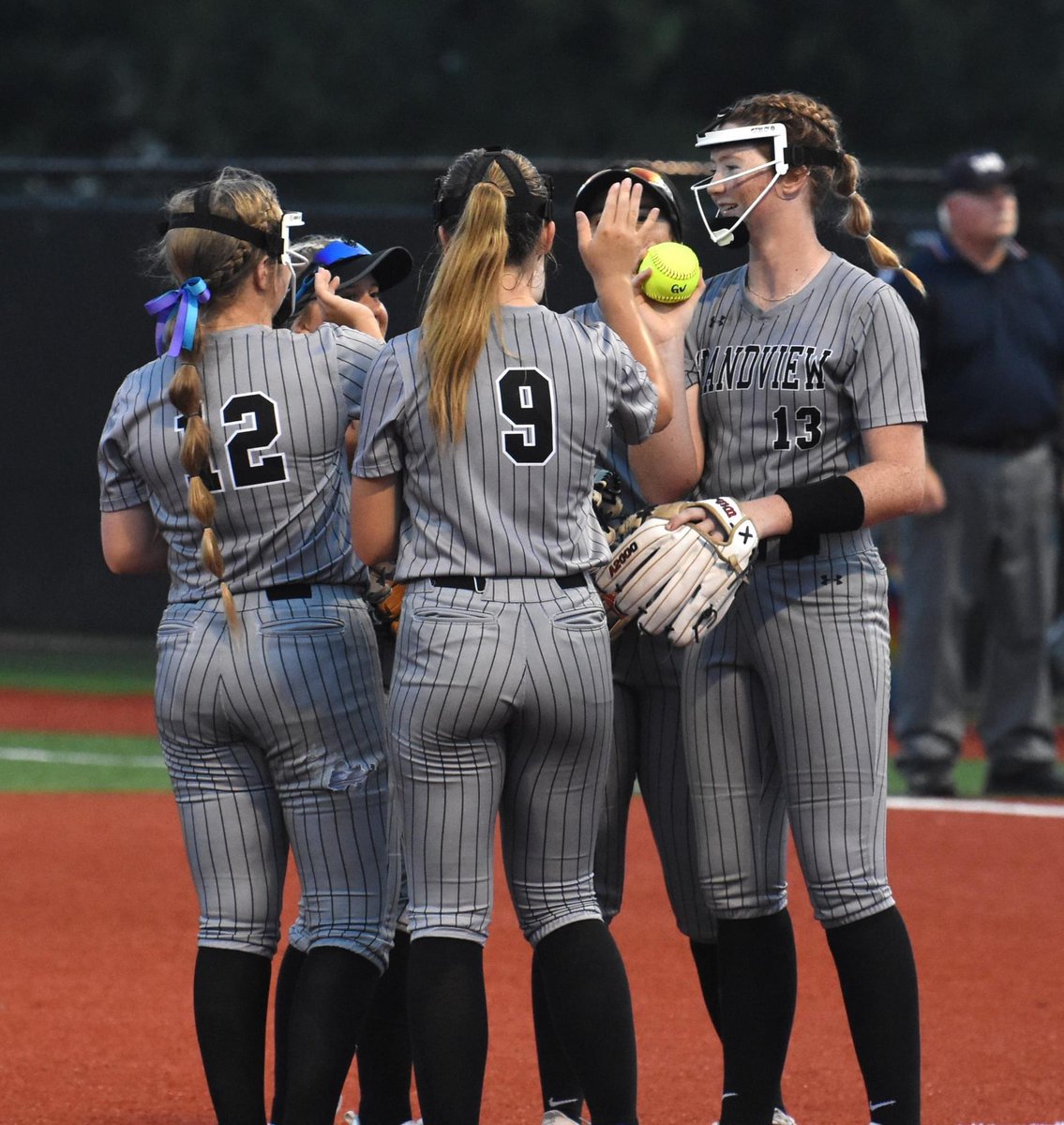 MadiDoty20's tweet image. Ticket punched!! Lady Zebras are headed to Austin! Let’s go!!!! 🖤🦓🤍🥎🎟️🏆 #relentless #onegameatatime #regionalchampions #statebound @ZebraSportsHome @Gosset41 @CTRsports @sj_mann2026 @JaleyJames @b_caydin @MooreKierstyn @GrafaKylie @KylaJohnson05 @Isabellajeter10