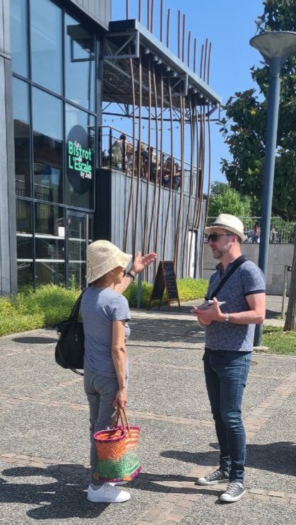 Opération de tractage ce matin auprès des Tournefeuillais avec les militants et sympathisants du comité @Renaissance de #Tournefeuille et des alentours 💪
👉 un petit coup d'œil dans le rétroviseur pour dresser le bilan objectif de 6 années d'action de la #MajoritéPrésidentielle