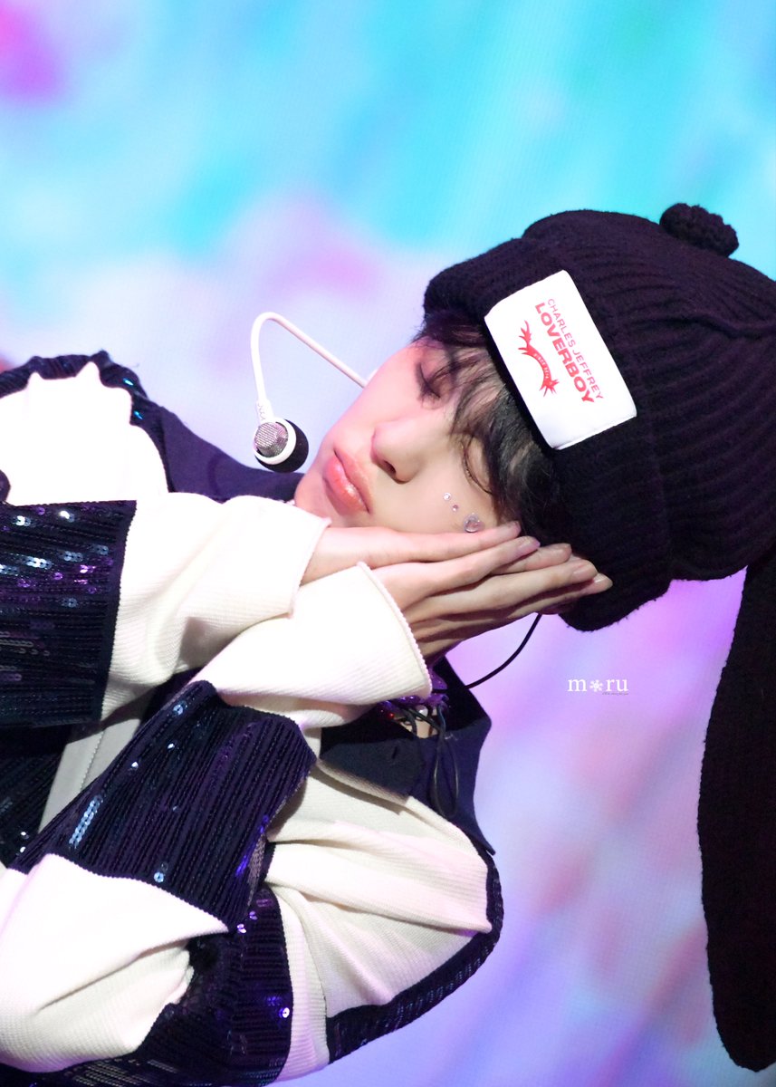 𝐦❄︎𝐫𝐮 tweet media