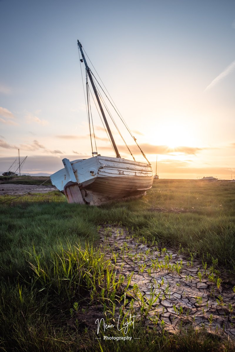 My latest shot - 'High and Dry' taken at Heswall Shore during a private group workshop this week.

#Photowalks #Wirral