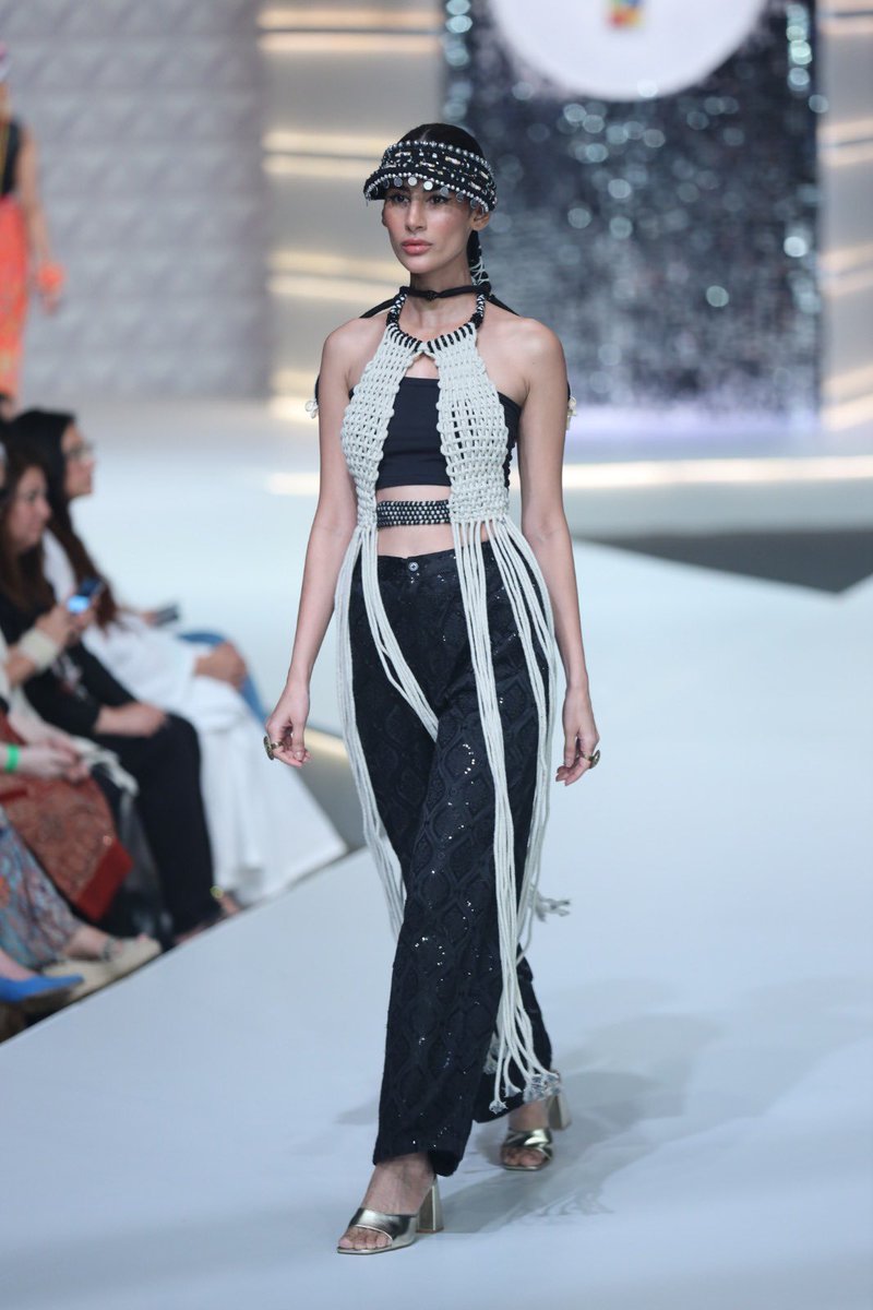 Huma Adnan tweet media