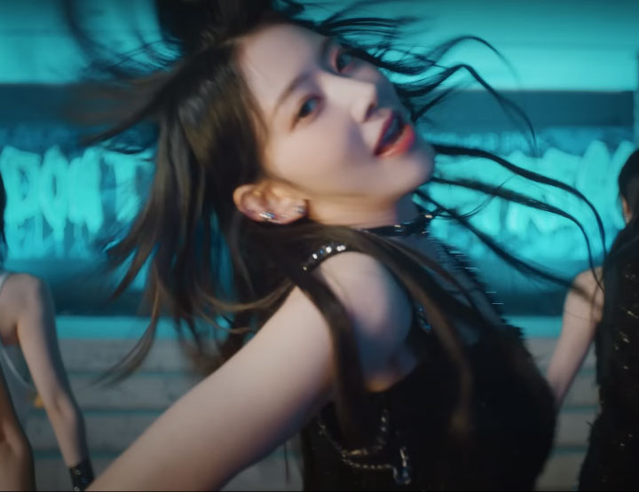 nt_put's tweet image. これはちょっと凄まじいレベルのダンスチューン。毎日猿のように聴いているが全く飽きない。この夏あと何回聴くことになるやら。

LE SSERAFIM (르세라핌) ‘이브, 프시케 그리고 푸른 수염의 아내’ OFFICIAL M/V youtu.be/dZs_cLHfnNA @YouTubeより