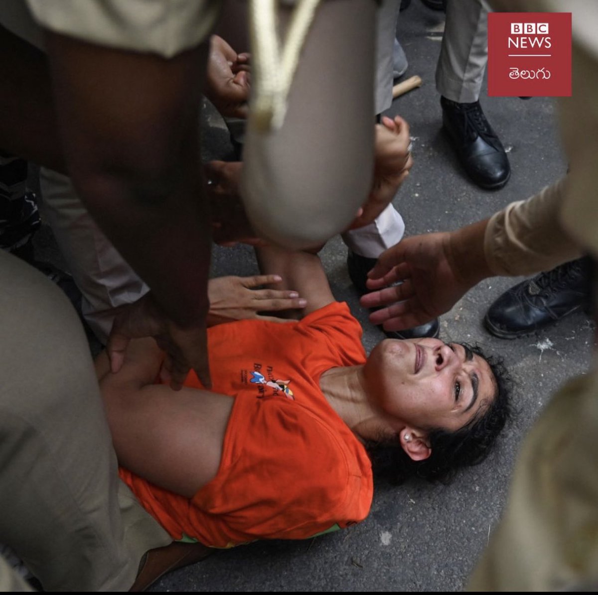CHSurender360's tweet photo. अब भी जिसका खून नहीं खौला खून नहीं वो पानी है, जो देश के काम न आये वो बेकार जवानी है ।@SakshiMalik @sangeeta_phogat @BajrangPunia @Phogat_Vinesh https://t.co/jFWavq8afr