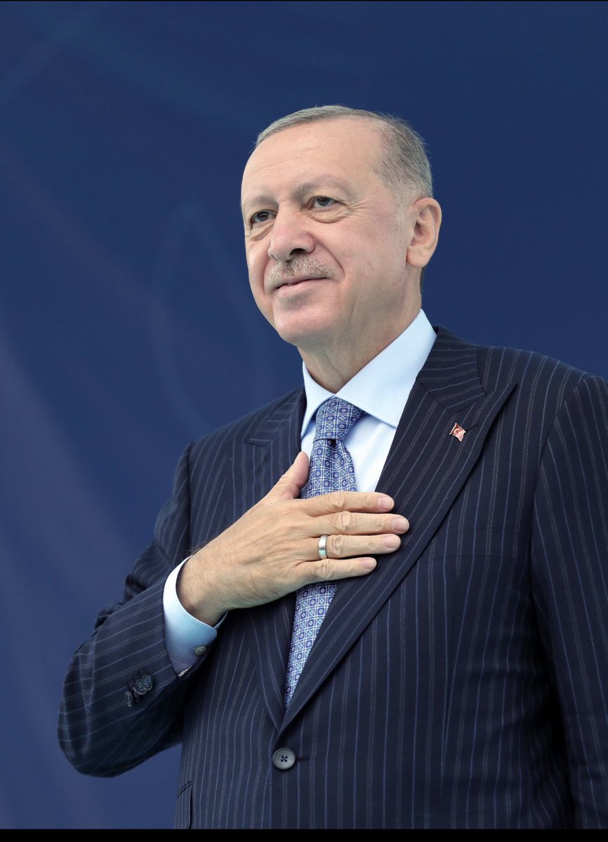 Türkiye Cumhuriyeti'nin 13. Cumhurbaşkanı
Sayın Recep Tayyip Erdoğan

Hayırlı olsun.