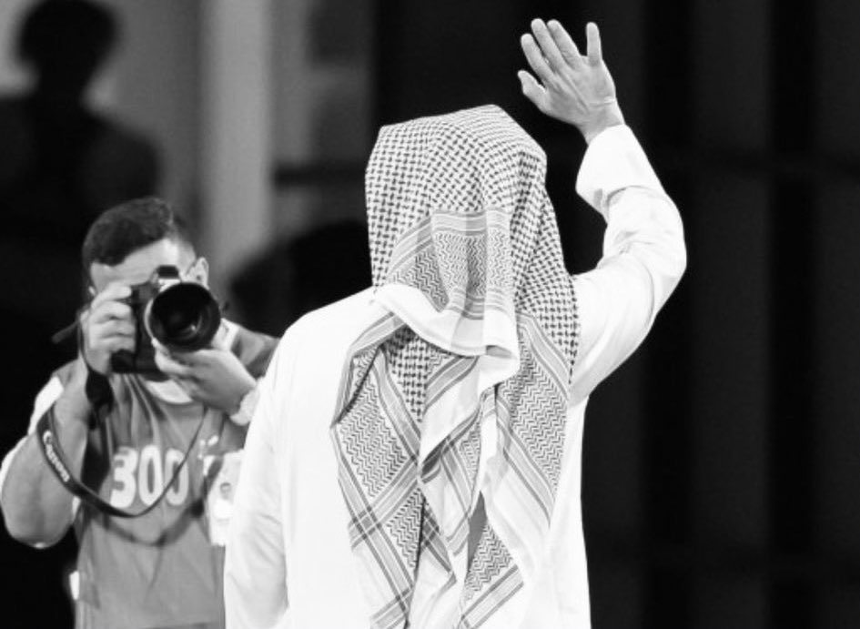 على مدار السنوات الماضية 
عاش الشبابيين أسوء ايامهم الكرويه 

وعندما عاد الرمز خالد البلطان
اعاد النور لنا وجعل من الشباب فريق
منافس لا يقهر بأقل الميزانيات
رجل رياضي اداري استثماري وضع بصمه 
خالده في الشباب واليوم مع مغادرته 
نقول كفيت وفيت ي ابو الوليد