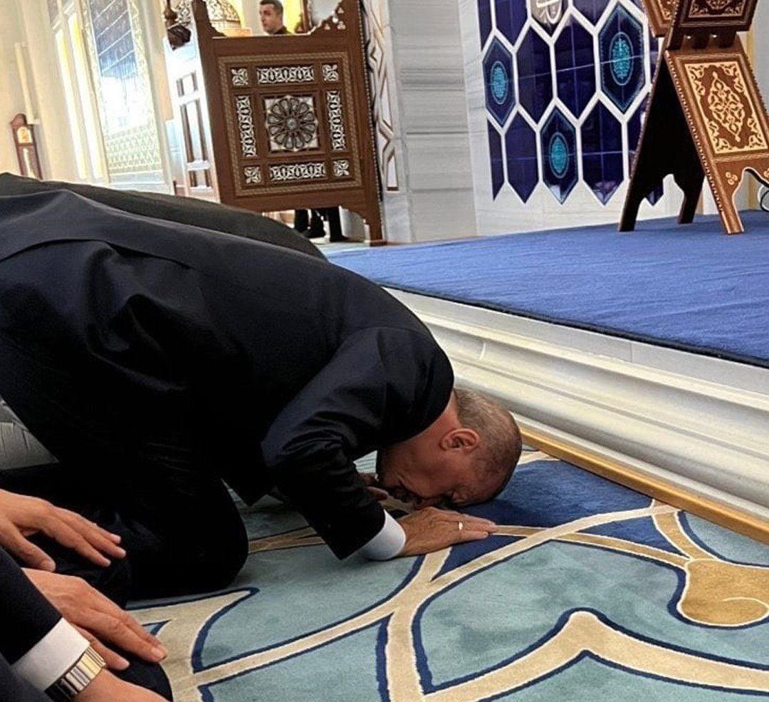 tevvazu's tweet photo. Hiç bir amelime güvenmiyorum ama: Allah'ın düşmanlarına düşmanlığım vardır..

Abdulhakim Arvasi k.s https://t.co/hADQvGMskJ