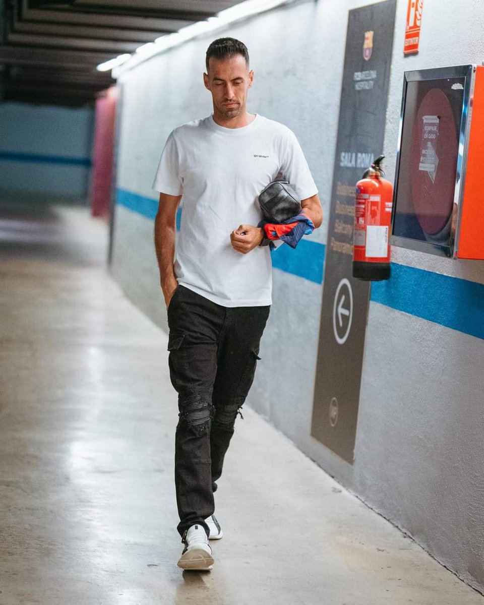 MesQueUnPosteo's tweet photo. THE LAST DANCE PARA BUSQUETS Y JORDI ALBA EN EL CAMP NOU

hoy tendremos la ultima capitania y el ultimo partido de Sergio en el Camp Nou

#FCB #Barcelona #Busquets https://t.co/SEP6mTh16Z