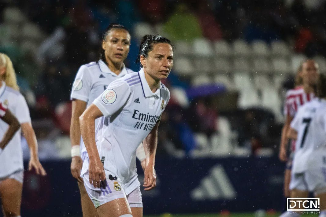 ⚪🟣 CA-PI-TA-NA ⚪🟣 
Ivana Andrés demostró anoche la responsabilidad que conlleva portar el brazalete merengue 👏🏼

#CopaDeLaReina
<a href="/IvanaAndresSanz/">Ivana Andrés Sanz</a>
📸 <a href="/_MatthewSimpson/">Matthew</a>