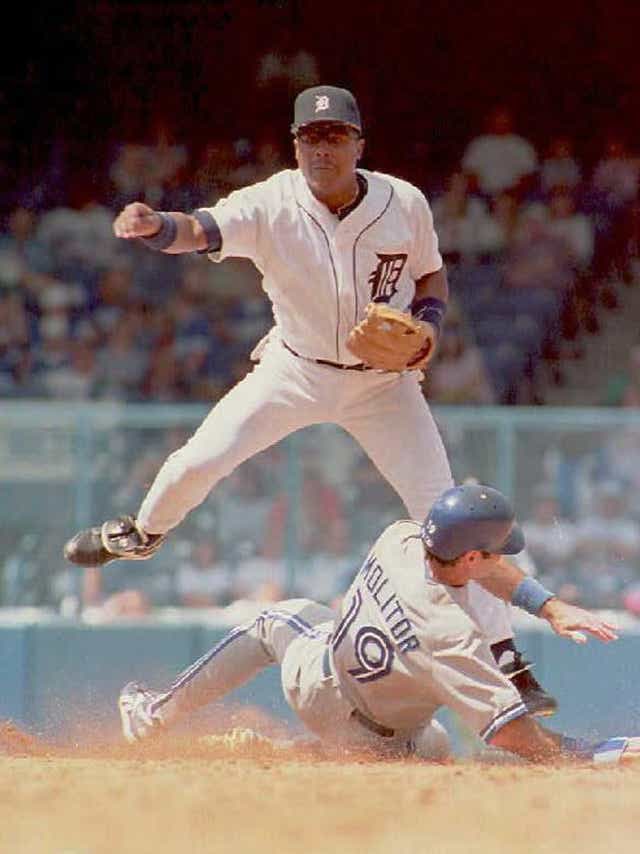 Lou Whitaker belongs in the Hall of Fame!

RT if you agree; comment if you don’t!

#RepDetroit