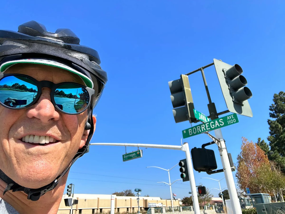 On a ride last fall, I grabbed this pic at the corner of Java and Borregas in Sunnyvale. This corner plays an ominous role in my debut novel THE CYCLONE RELEASE: a stop Sadie Meagher makes en route to her untimely death. #debutfiction #literaryfiction buff.ly/43vjrVG