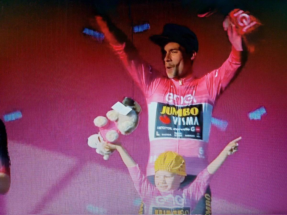 Viva il <a href="/giroditalia/">Giro d'Italia</a> ! Complimenti <a href="/rogla/">Primož Roglič</a>