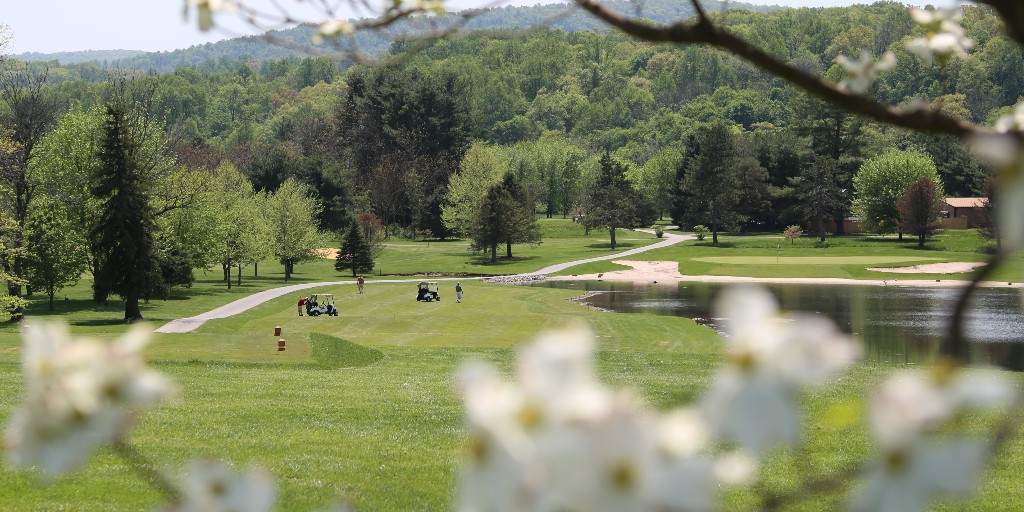 Join us at Liberty for a weekend full of golf, fun and relaxation! Our course is waiting for you, and our amenities will make your stay unforgettable. Come and enjoy the perfect golf weekend getaway. Visit the link to book your stay today! ☀️ ⛳ 🍹 bit.ly/3xc2BeI