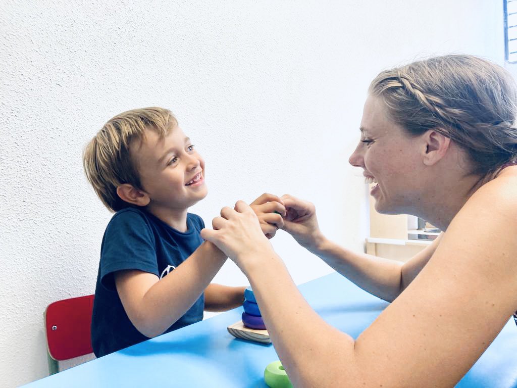 🧑🏼‍🏫¡Curso especialista en #autismo! Lo hacemos en colaboración con <a href="/FUNDACIONAUCAVI/">AUCAVI</a>. 

✅Una formación que capacita a profesionales del ámbito educativo y clínico para la intervención especializada con personas con #TEA.

📲Conocimiento, empatía, formación. fundacionquinta.org/formacion/
