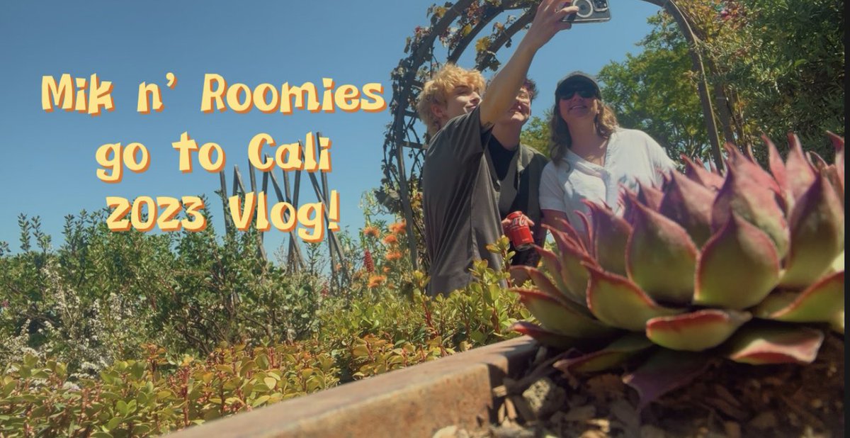 I HAVE TWO VERY EPIC VLOGS OUT RIGHT NOWW, YOU SHOULD CHECK EM’ OUTT😎😎🤩 youtu.be/_FTHOupxv0s