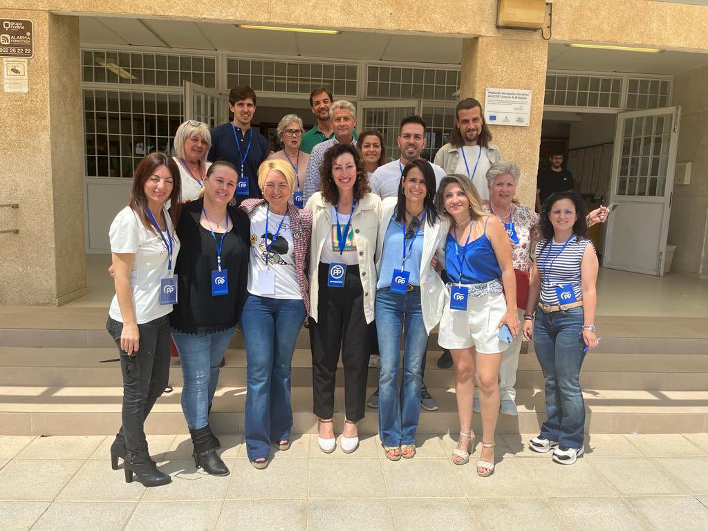 Mar_del_MarVaz's tweet photo. 💙 Gracias a los más de 500 interventores y apoderados por vuestra generosidad en esta jornada electoral. Sois el corazón del 🅿️🅿️.

#MiCompromisoContigo #28MMV #MiCompromisoConAlmería https://t.co/xXLhHSGEaQ