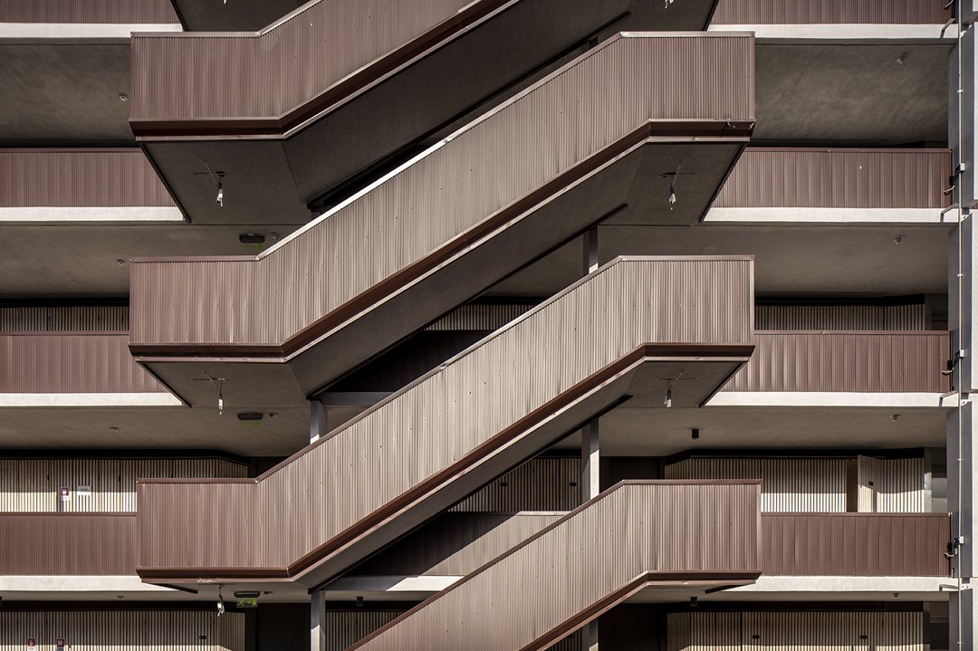 HDLatam's tweet image. Quadrolines panel de lectura simple y muy versátil, proporciona un excelente control solar.

#controlsolar#fachadas