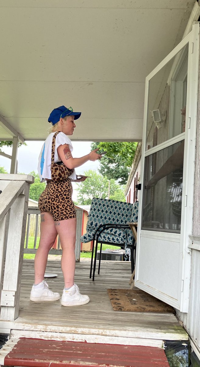 LouTenantsUnion's tweet image. Today LTU leaders canvassed and built power among trailer park tenants as part of the national #HomesGuarantee campaign. #TheRentIsTooDamnHigh and tenants here are being hit hardest.

We demand @FHFA Director Sandra Thompson institute immediate and nationwide rent control!