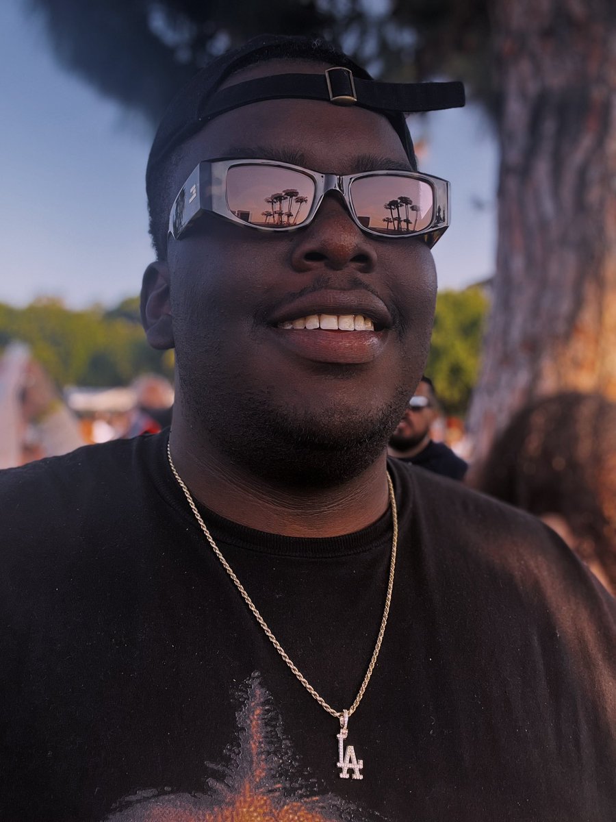 mxwzy's tweet photo. R&amp;B ISN’T DEAD ❤️. @ilovernbfest https://t.co/wSX8FWrbDT