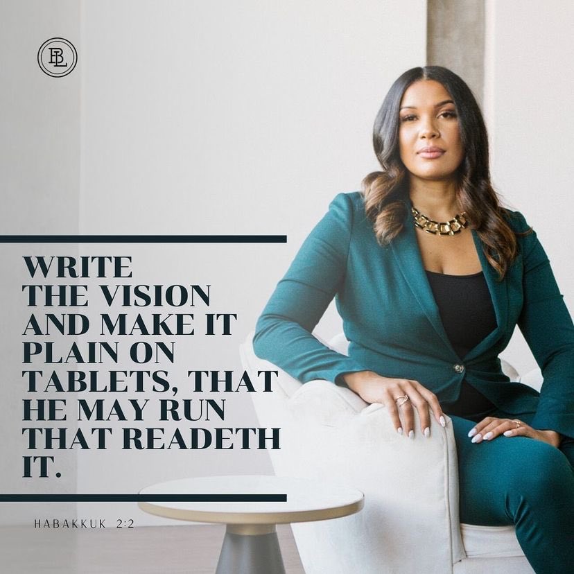 How often do you write down your visions and plans? When you get specific with your thoughts and put them in writing, they become real and tangible. I can't begin to tell you how many times it's worked for me.
⠀⠀⠀⠀⠀⠀⠀⠀⠀
m #closedwithlove #lawyerbae #visioning #