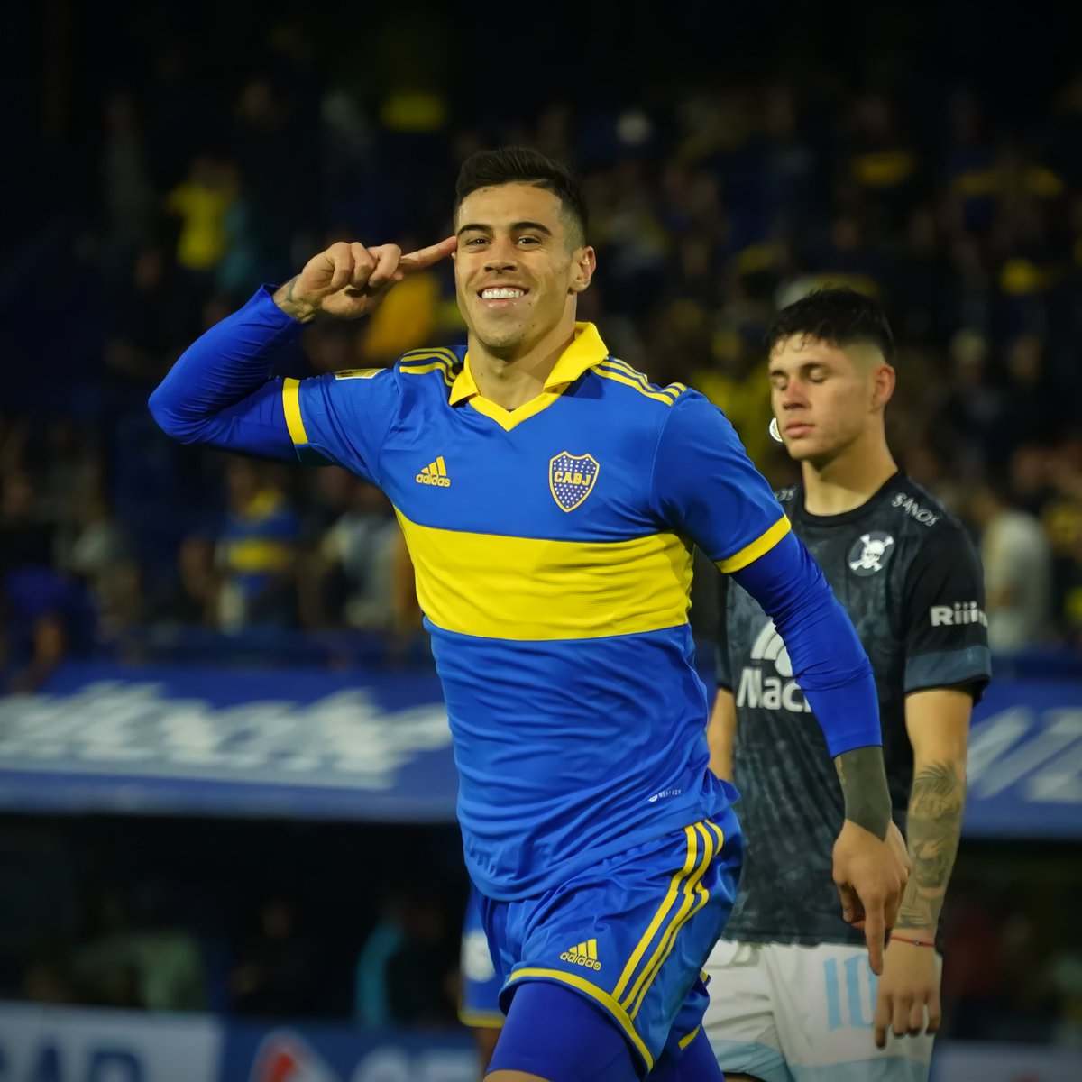 mutdargentina's tweet photo. 🚨🇦🇷 Manchester United quiere incorporar a Martín Payero de cara a la próxima temporada. 

💰 El club inglés pagaría los $6M de cláusula a Middlesbrough, y acordarían un nuevo préstamo por un año con Boca Juniors.

ℹ️ Brighton y Aston Villa son los otros clubes interesados. https://t.co/TULiH7CMiC