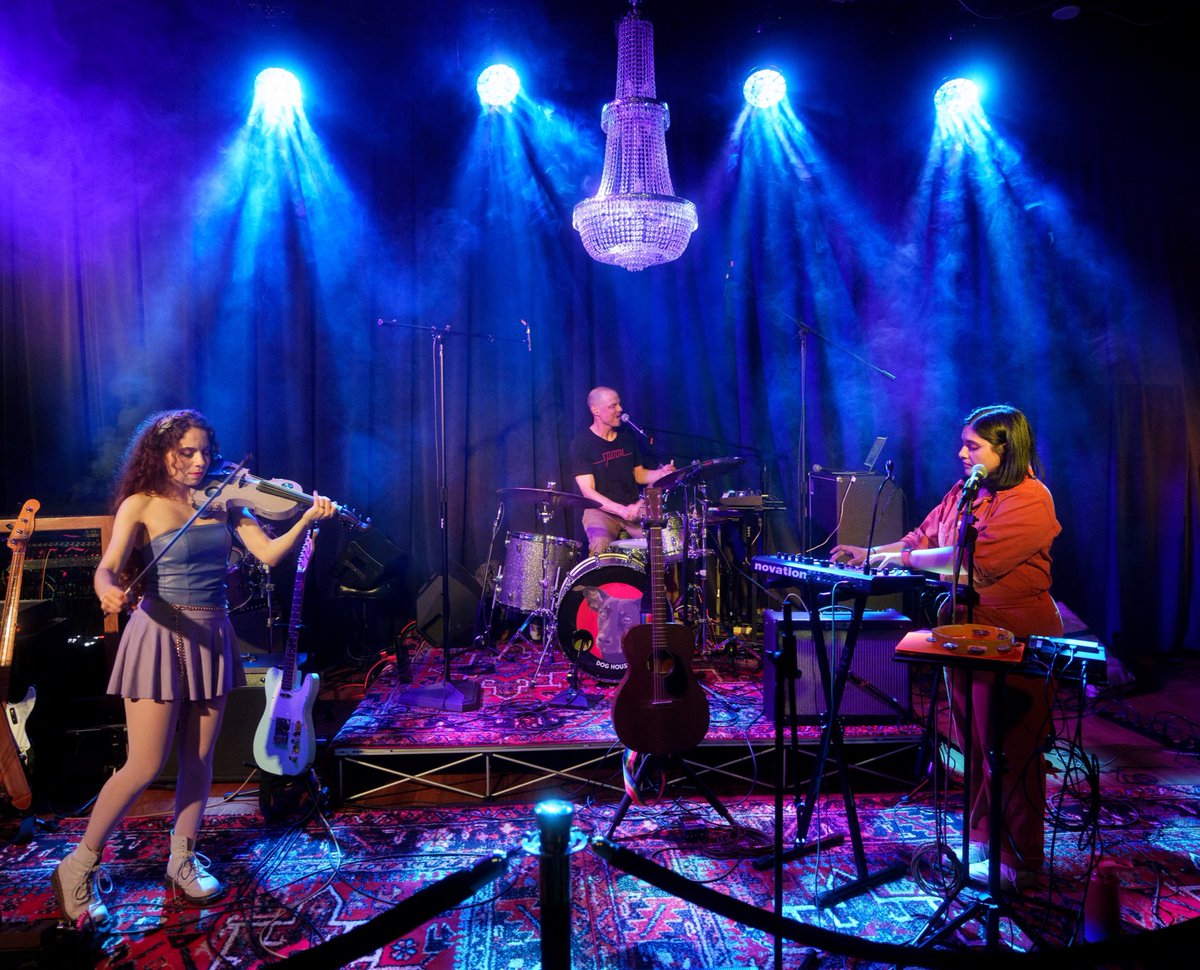 sprightlysound's tweet photo. got photos from our show (by the amazing Jesus of Optimistic Photo!! ) and me &amp; @knobs_mr were giving Hasee Bounce with our fits https://t.co/xZlTY7ZEjD