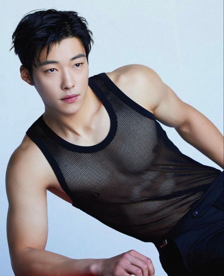 There’s just something about himmmmmmm 🥵

#WooDoHwan