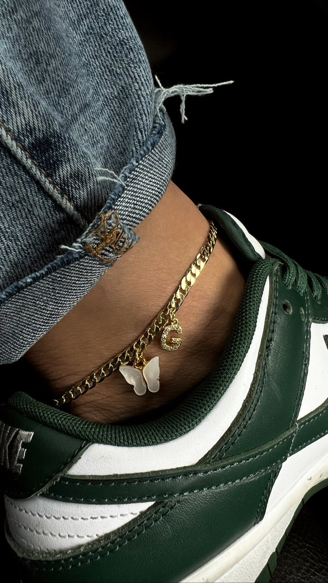 _gahbee's tweet photo. Anklet with his initial so it’s dangling by his face later 🤭 ✨🦋 https://t.co/DSCm7QLubY