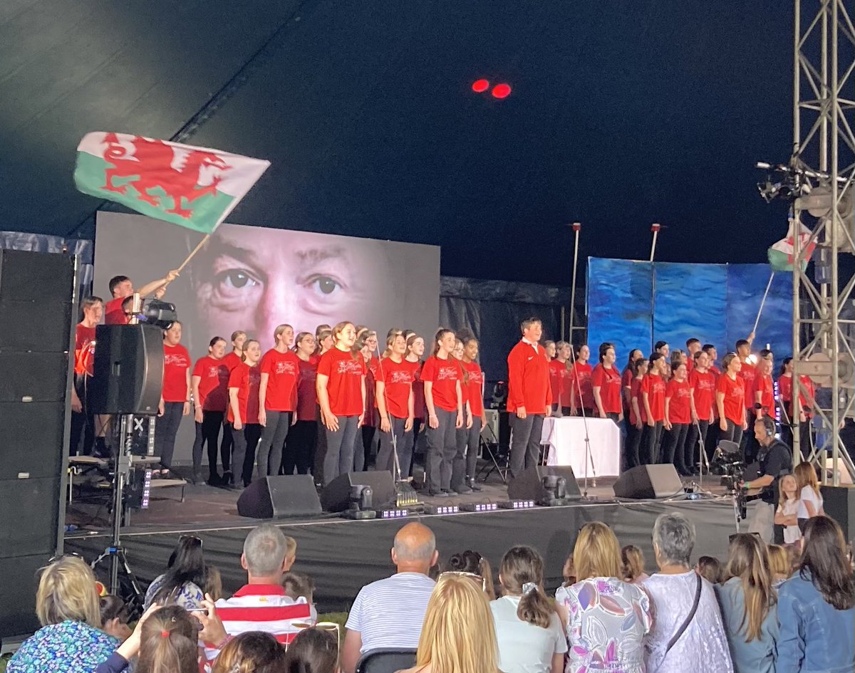 Nerys D (@nerysd123) on Twitter photo Wir wedi mwynhau Chwilio’r Chwedlau heddi <a href="/EisteddfodUrdd/">Eisteddfod yr Urdd a’r Celfyddydau</a> Sir Gaerfyrddin 2023
Cymaint o amrywiaeth, cymaint o gyfleoedd a chymaint o dalentau 😊🎉♥️🤍💚
Llongyfarchiadau i bawb a diolch i holl staff yr holl ysgolion am yr oriau o waith 🙌🏻 Wir wedi mwynhau Chwilio’r Chwedlau heddi <a href="/EisteddfodUrdd/">Eisteddfod yr Urdd a’r Celfyddydau</a> Sir Gaerfyrddin 2023
Cymaint o amrywiaeth, cymaint o gyfleoedd a chymaint o dalentau 😊🎉♥️🤍💚
Llongyfarchiadau i bawb a diolch i holl staff yr holl ysgolion am yr oriau o waith 🙌🏻