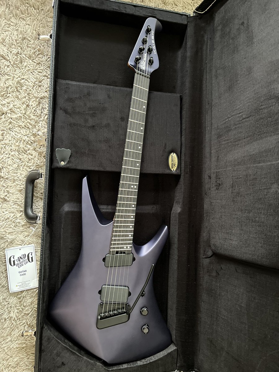 TLarsonBand's tweet photo. Well well hello there… Ernie Ball Music Man Kaizen. Nice to meet you. Would you like to go on the road?
#travislarsonband #guitars #instrumental #shred #ernieballmusicman #ernieballstrings #ernieballartist #markbass #dvmark #kirlincables #TheNewExhibit #tosinabasi https://t.co/r87RtWpALX
