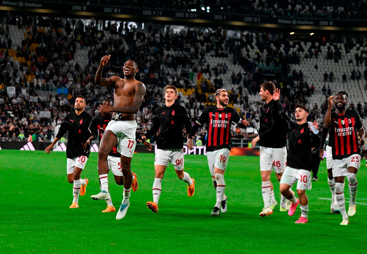 messias_w_jr30's tweet photo. Objetivo Champions cumprido, grande vitória equipa! 🔴⚫️
Unidos sempre, obrigado a todos pela vossa força! 🙏
.
#SempreMilan #FéFocoForça https://t.co/NBjYrGPGer