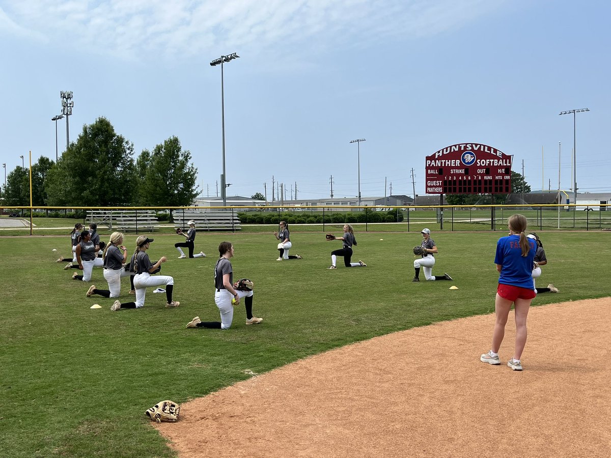 miamichris18's tweet photo. #Comets2025 camp! Letโs go! https://t.co/oa6LfJdzGz