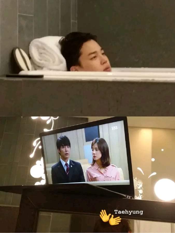 ||Thorback ||
8 years ago, Taehyung shared this photo of Jimin watching a drama (Title: I Hear Your Voice) while relaxing in the bathtub. Jimin had to take a shower but he didn't want to miss the series he was watching with Tae, 
#BTS 
@BTS7_twt_KTH @BTS_twt_JIMINlE