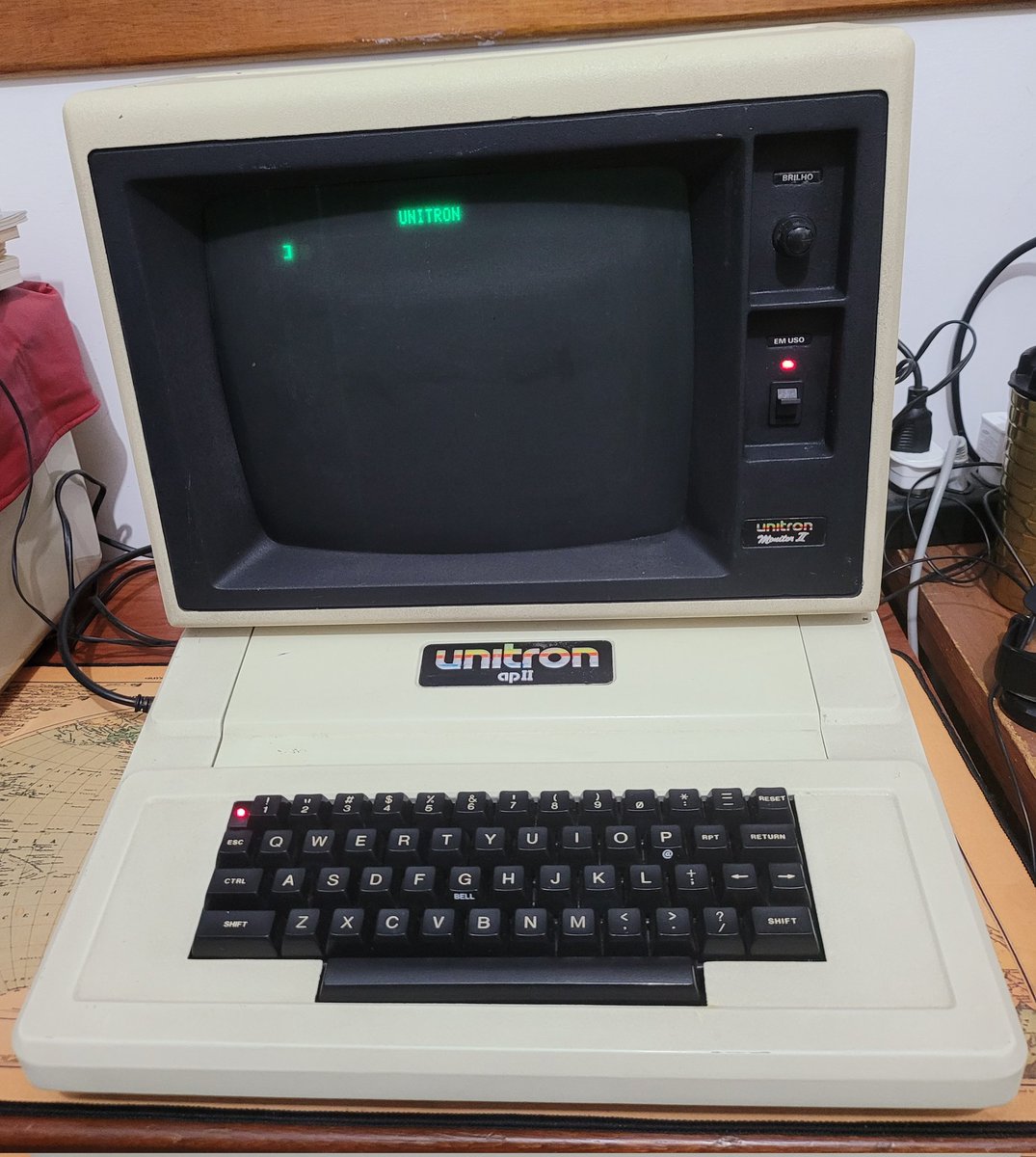 Carlos_Funo's tweet image. Unitron, clone brasileiro apple II. #appleII #unitron #classiccomputer #retrocomputing #anos80