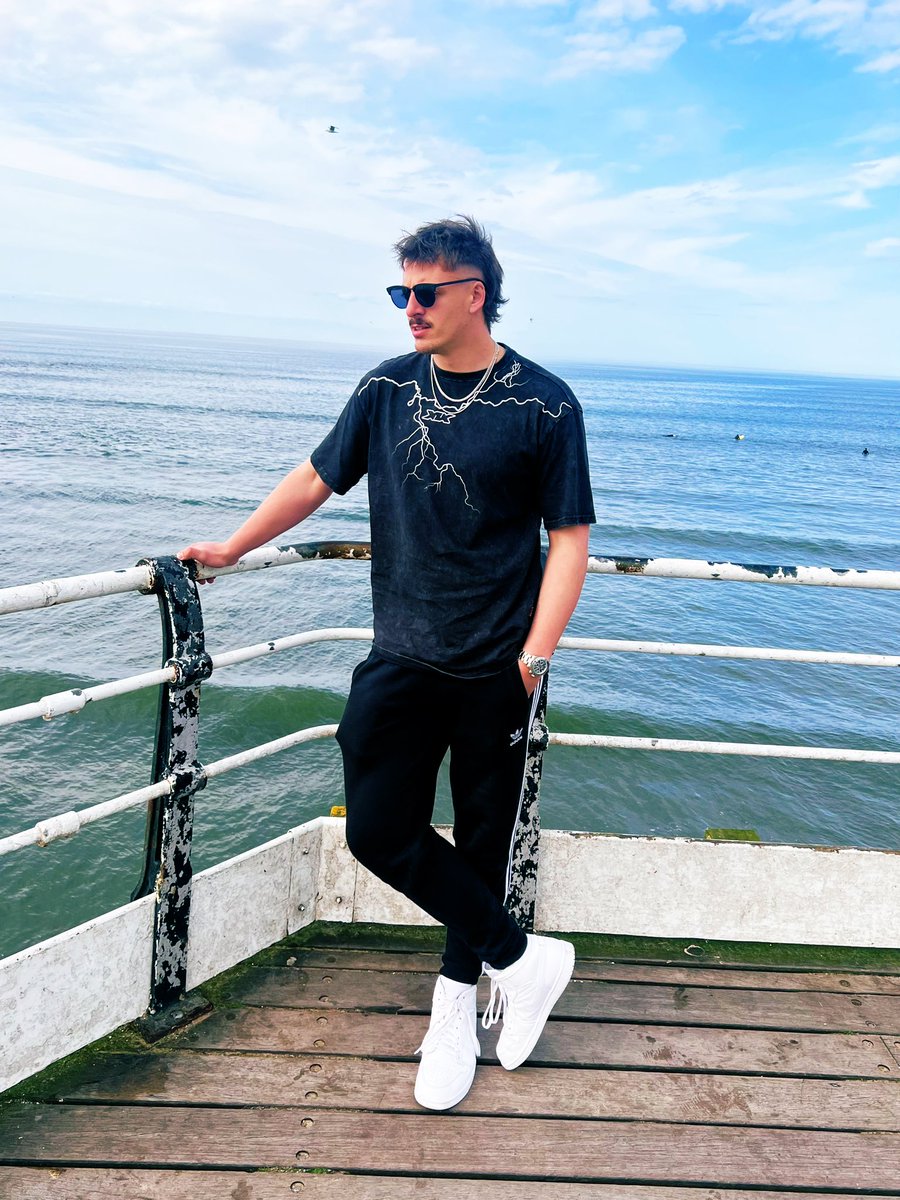 SlickyRB's tweet image. Mullet doing mullet things