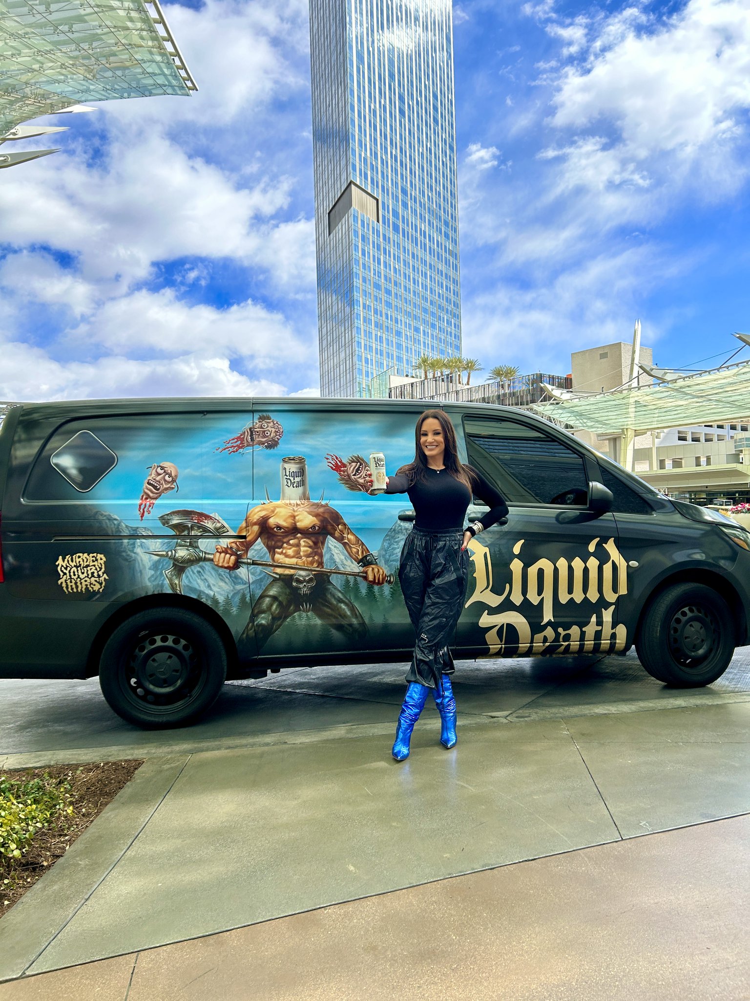 TW Pornstars - Lisa Ann. Twitter. Take a step in saving the environment