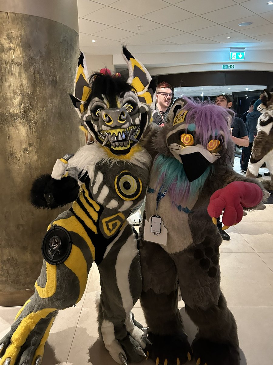 GrinningGriffon tweet picture