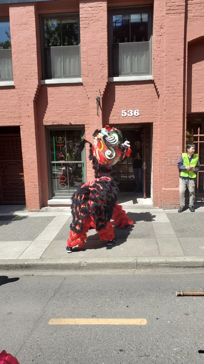 Melodie_BC's tweet photo. Wonderful time in #ChinatownYYJ today for the Awakening Ceremony!
The Lion Procession to bring good fortune and prosperity to the businesses of Chinatown was so much fun! #downtownyyj #chinatown #LoveWhereYouLive https://t.co/toDS31HVUY
