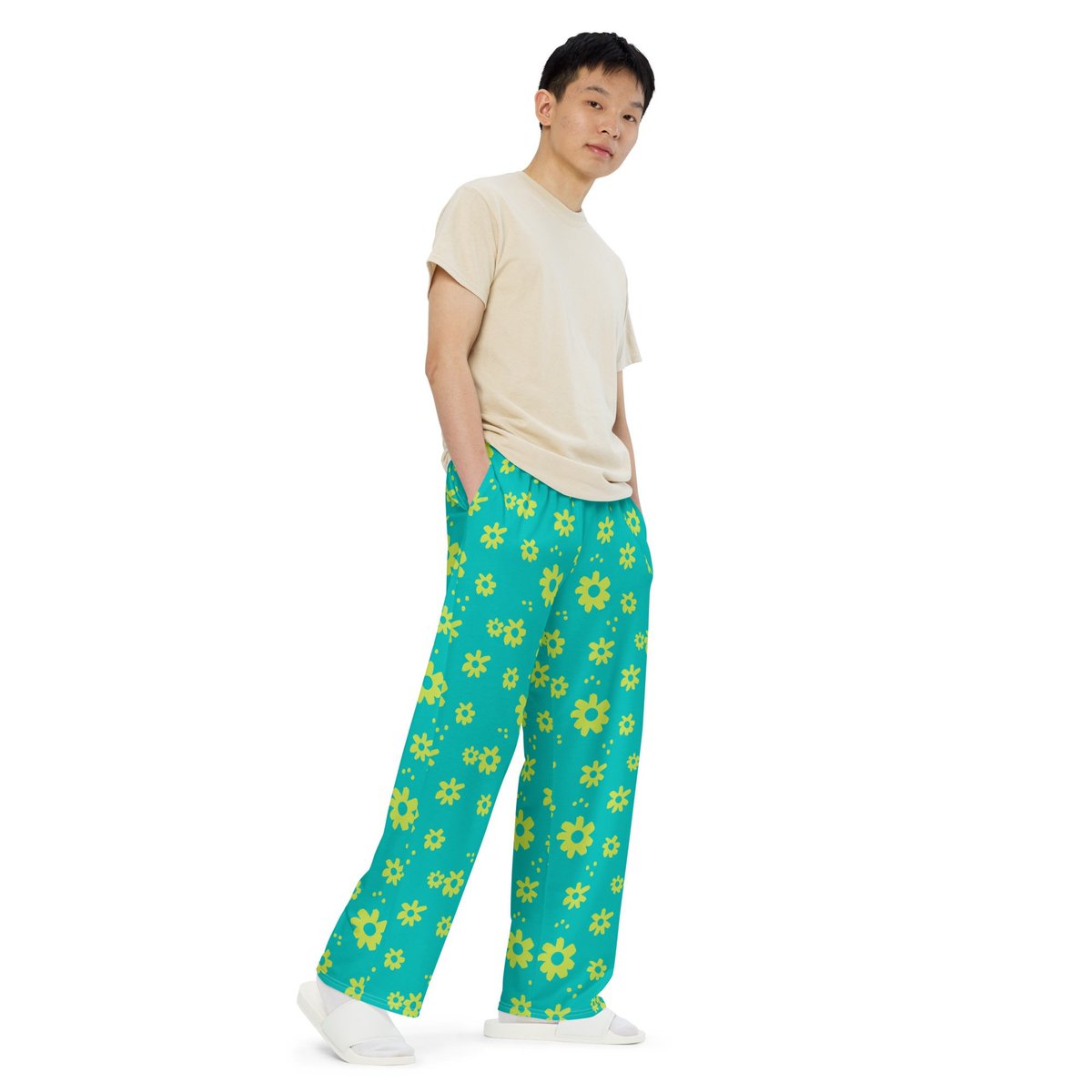 doggslife's tweet image. Just in! This unique Flower Power Aqua unisex wide-leg pants for all - Lounge-pant - Streetwear for $63.00. 
etsy.com/listing/132190…
#FunFashion #FunGift