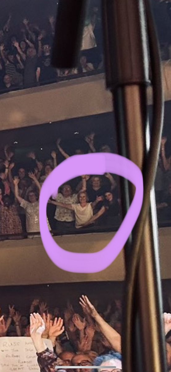 We made it 😁 top gig <a href="/sparksofficial/">S P A R K S</a>  my dad was made up ! #manchester