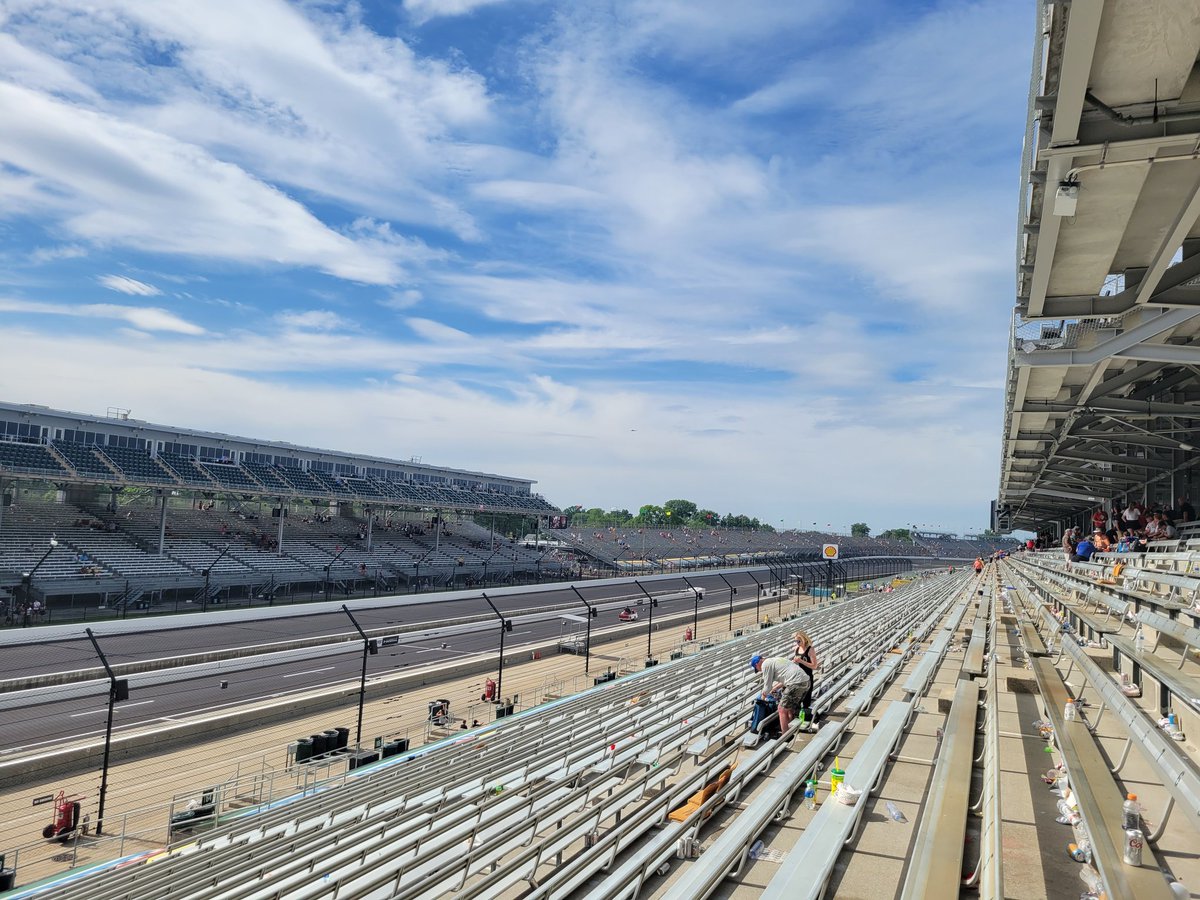 GBlinebury's tweet photo. And then it was all over...
#ThisIsMay
#ThisIsIndy
#107thRunning
#Indy500 https://t.co/1FF34ubE5c