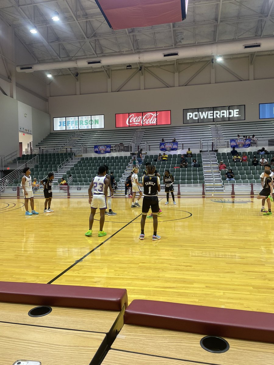 7th grade championship getting started!! EP Elite vs. Georgia Kings on court 1