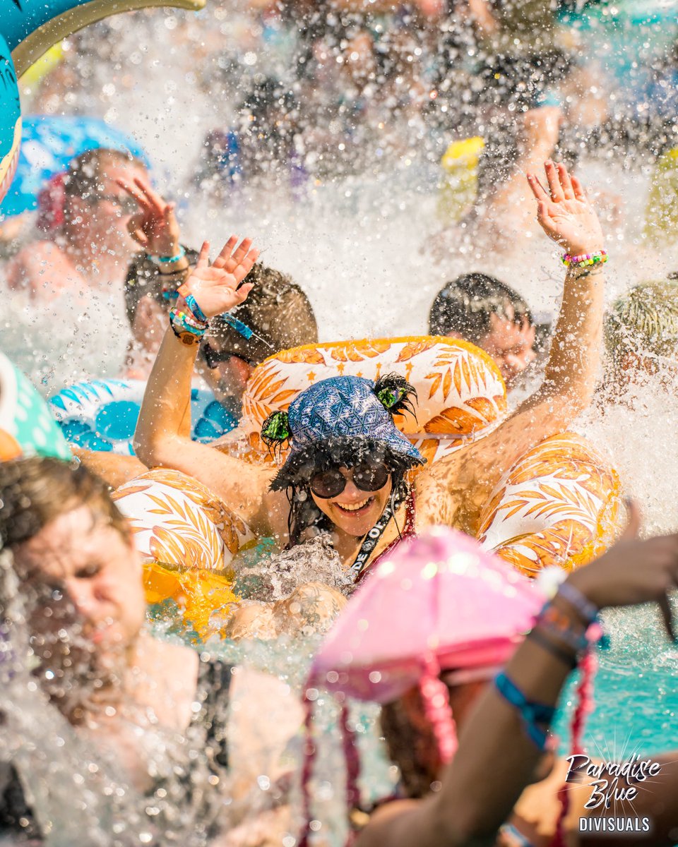paradise_blue_'s tweet photo. There may be lots of pool parties this weekend, but there’s nothing quite like Paradise Blue.. 😎💦 https://t.co/trWGYclxQw