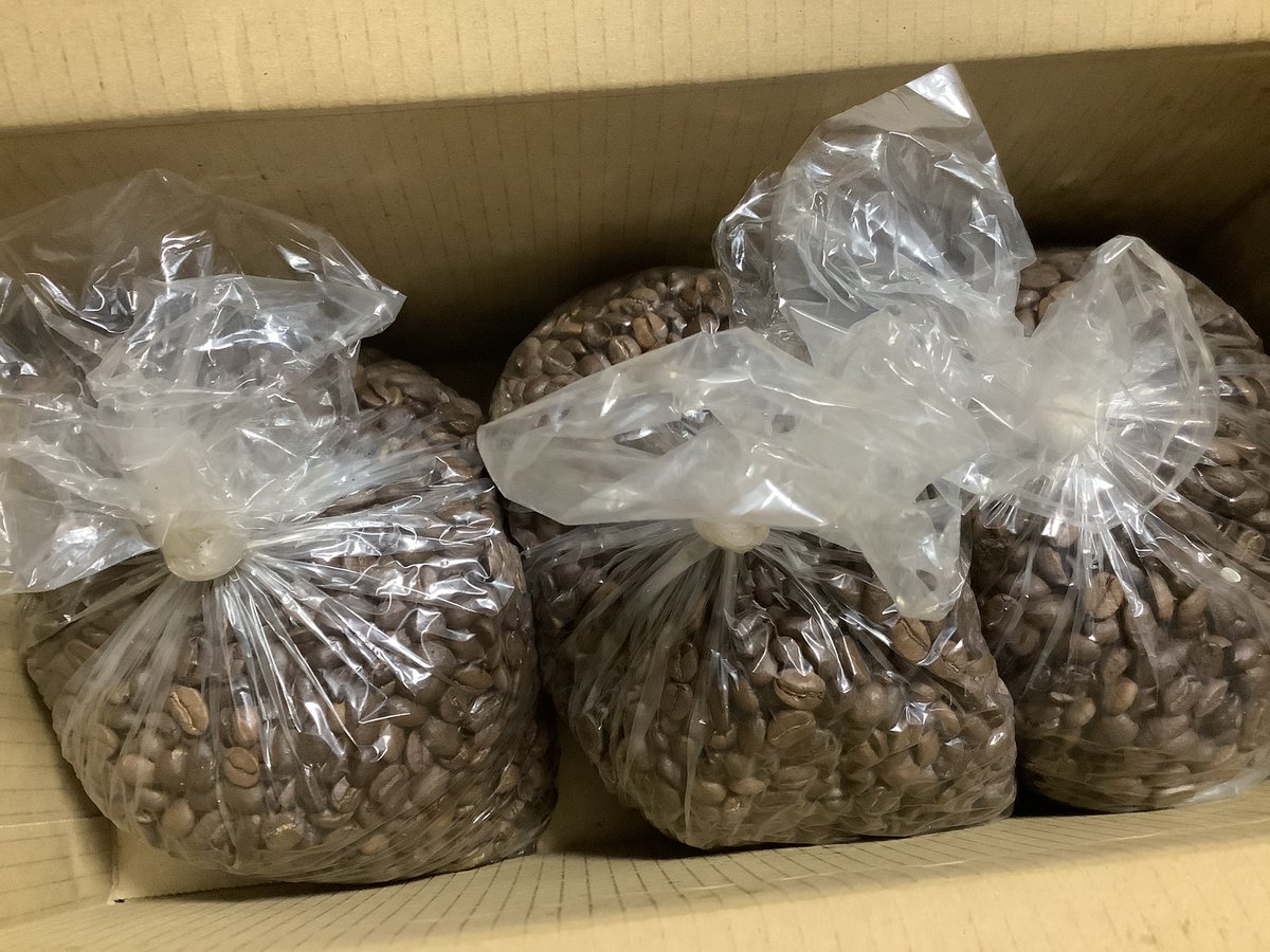 母の残したオリジナルブレンドコーヒーの豆☕️
残り3袋になりました。
ブレンドの配合を覚えていないので50年以上の歴史もこれで終わり。