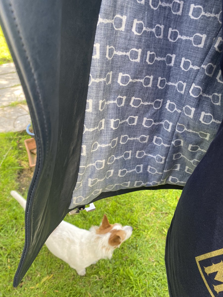 NewsfromBedlam's tweet photo. The lining was #customprinted by @Hatley_Print with #EarlofBedlam handcuffs & text in #mirrorwriting for we were using the โwrongโ side. โEarl of Bedlamโฆ made for Floโ needs be legible when read through the #fabric .
Flipside, the colour has a grainy, faded denim look. https://t.co/kT9UI9Qq1Z