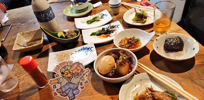ここ数日飲んだり遊んだりで全然ツイッターにいなかった〜〜〜!  金曜は母上とカラオケで飲んでから居酒屋でもうめぇ日本酒を飲み 土曜は従姉妹の結婚式でワインをいっぱい飲みました