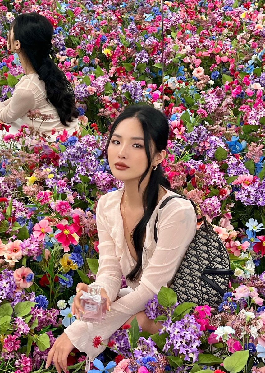 cecjliaaa's tweet photo. 💐 https://t.co/8F3bLUFp5A