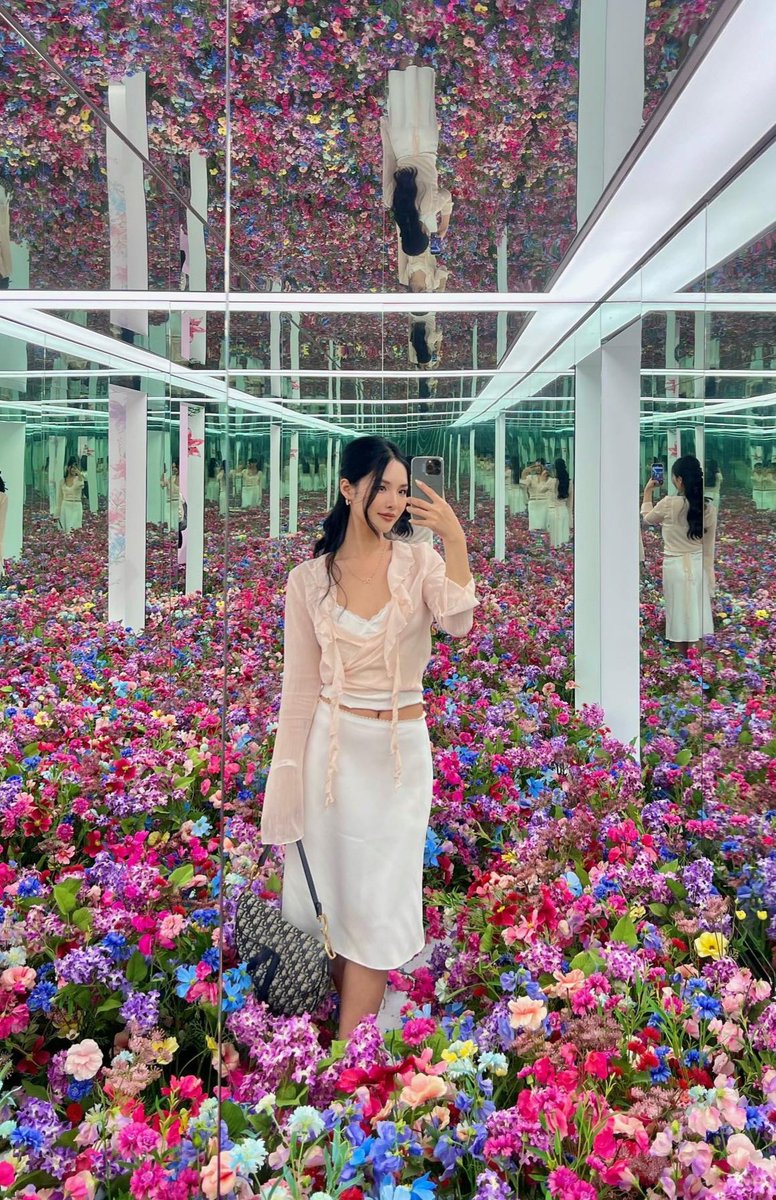 cecjliaaa's tweet photo. 💐 https://t.co/8F3bLUFp5A